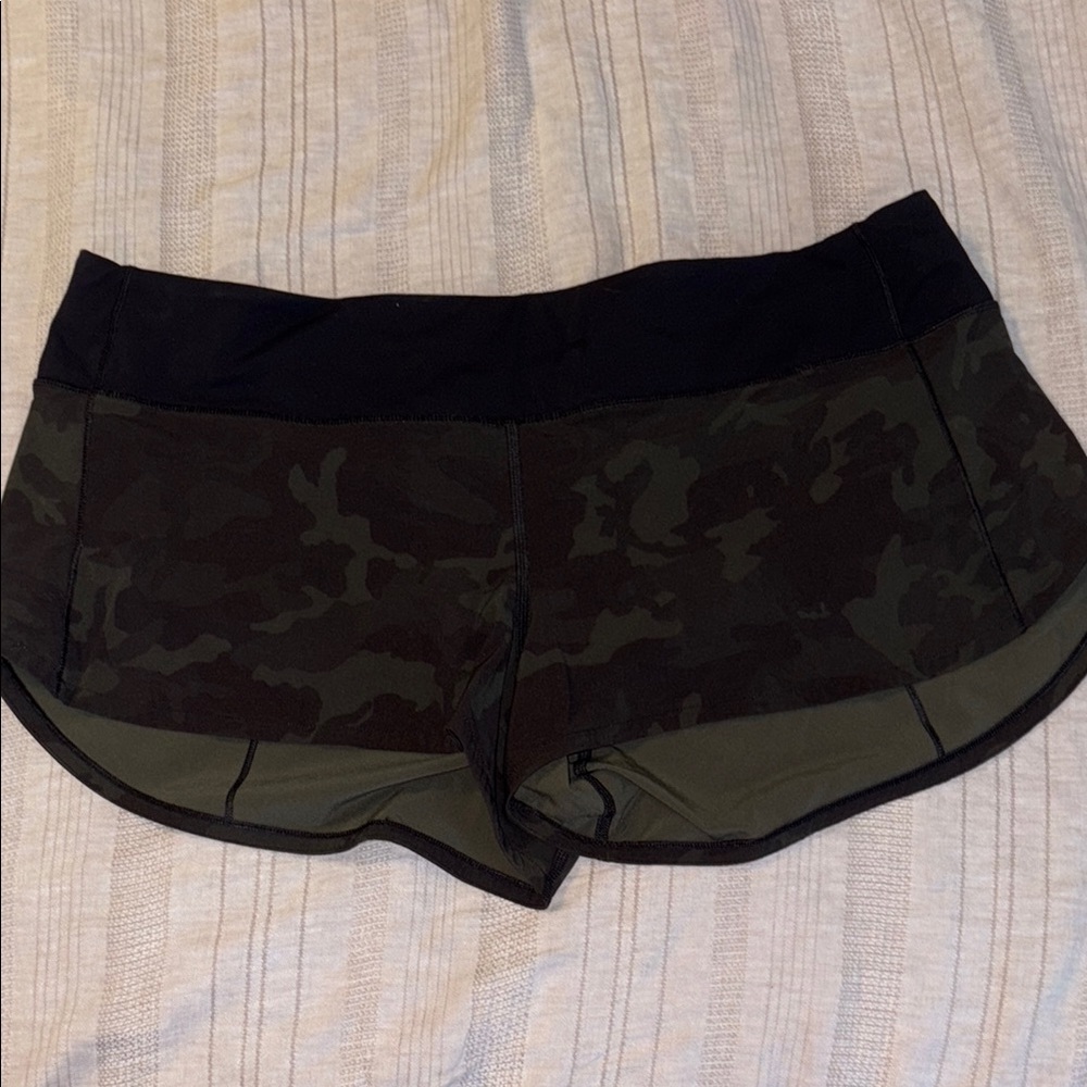 Lululemon Speed Up Short 2.5 in size 12